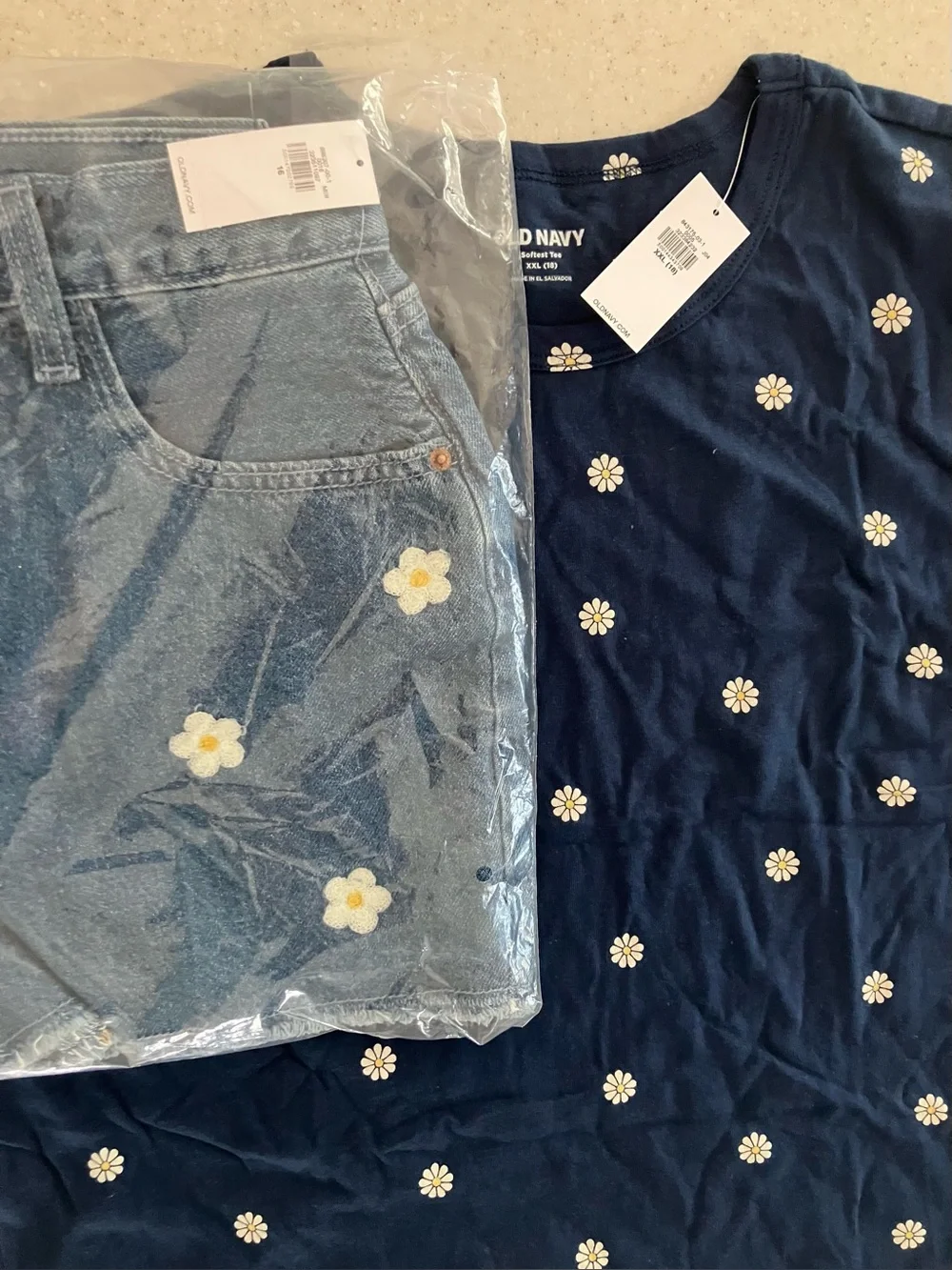 BIG KIDS 2 Pc Lot Old Navy XL 16 Shorts & XXL 18 Navy Tee White Daisy Design NWT